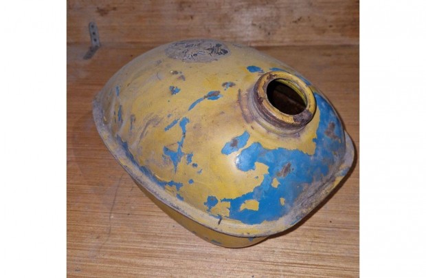 Riga 3 s korai Riga 4 zemanyag tank
