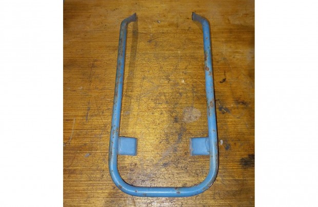 Riga 4 sz�p �llapot� csomagtart�