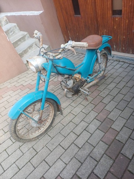 Riga alkatr�sznek.