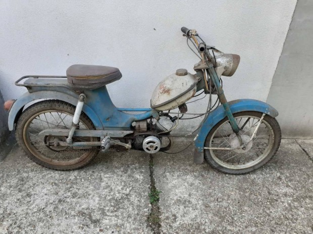 Riga moped kertidsz