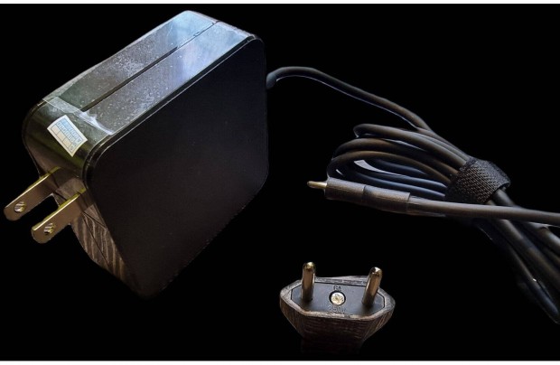 Rikbo univerzális laptop töltő 45W USB type C EU Adapterrel