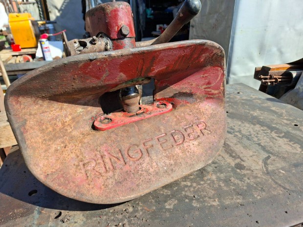 Ringfeder von�fej teheraut�ra