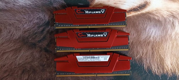 Ripjaws 3X4GB 2400MHz