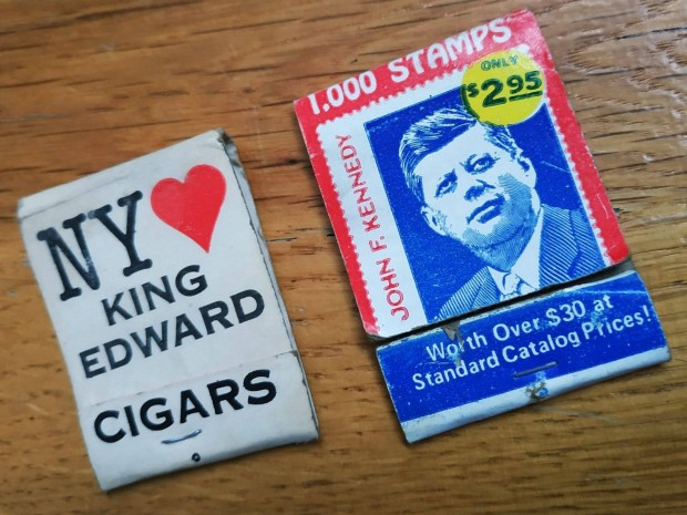 Ritka, vintage "1000 Stamps - John F. Kennedy" - gyufa / reklmgyufa