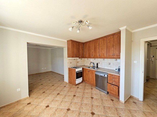 Ritka lehet�s�g Kalocs�n: k�tszintes lak�s a belv�rosban