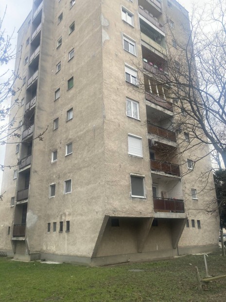 Ritka lehet�s�g! Dun�ra panor�m�s erk�lyes lak�s elad�!