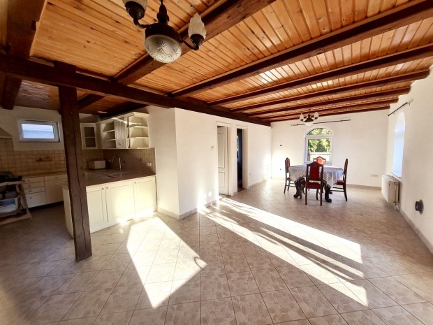 Ritka lehet�s�g a piacon  k�l�nleges �p�let, �ri�si potenci�llal!