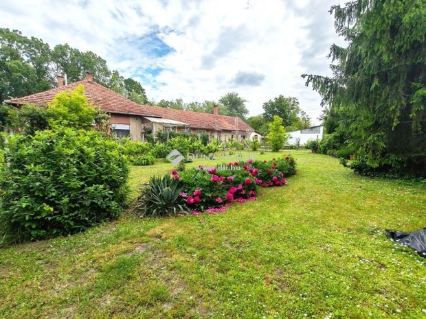 Ritka lehet�s�g az �rp�d soron, �l�v�z csatorna mellett, B�k�scsaba!