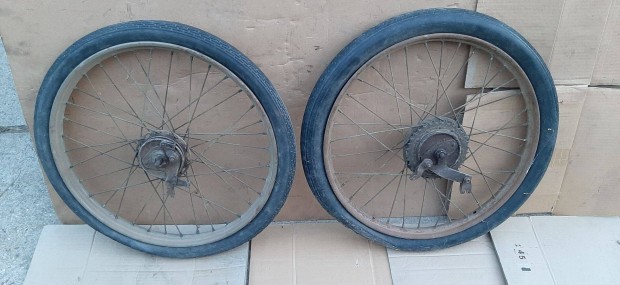 Ritka simson sr2 /1957-es félfékdobos kerekek , 1 pár új gumikkal