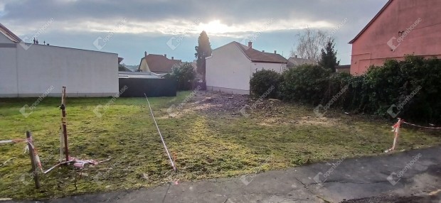 Ritka telek Zalaegerszeg leg�rt�kesebb k�rny�k�n