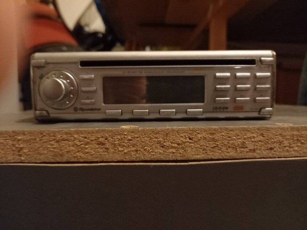 Roadstar CD-354MP/FM autórádió / fejegység
