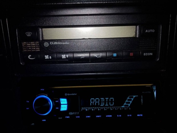 Roadstar RU400RD MP3 CD-s autórádió, USB pendrive, SD-kártya lejátszó