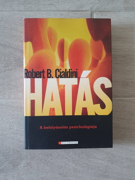 Robert B. Cialdini: Hats knyv 