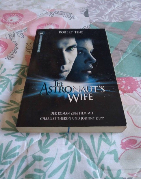 Robert Tine - The astronaut's wife, Az asztronauta knyv