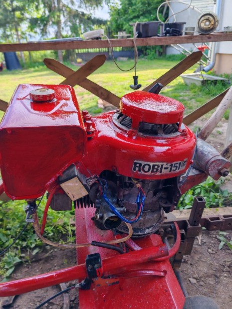 Robi 151 motor