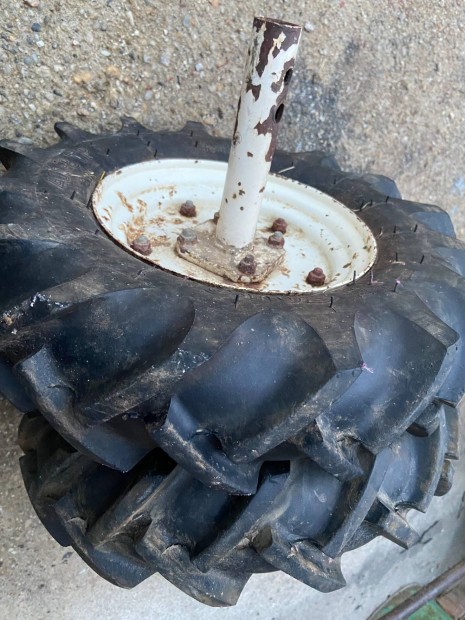 Robi kap�l�g�p j�r� kerekek