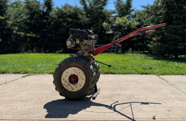 Robix 250T egytengelyes traktor s utnfut + ajndk kiegsztk