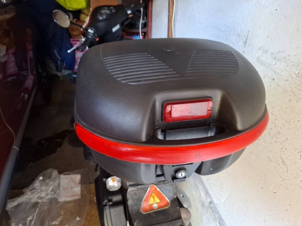 Robogó csomagtartó doboz box