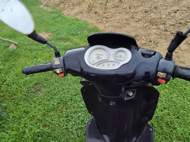 Robogó eladó Keeway alkatrésznek vagy javításra mivel egyben van