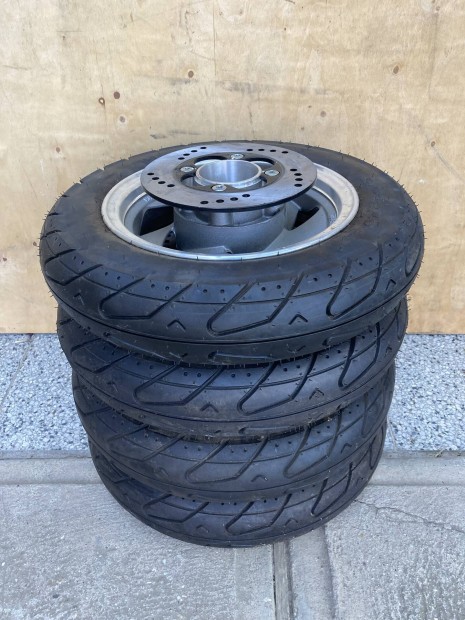 Robog� h�ts� robog� kerekek