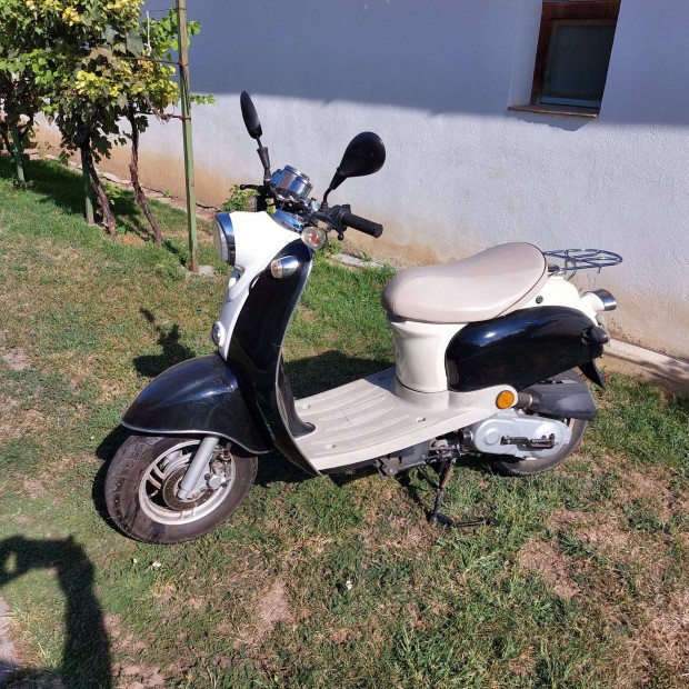 Robog j llapotban elad