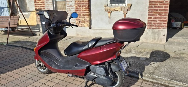 Robogo keresi uj tulajdonosát
