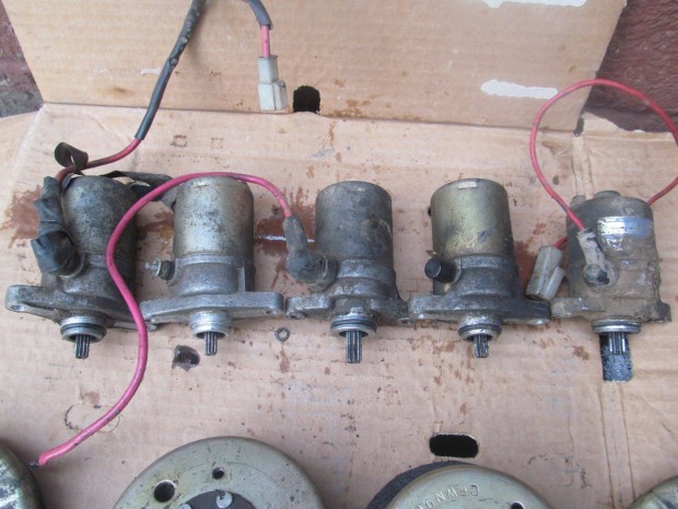 Robog nindt motorok eladak