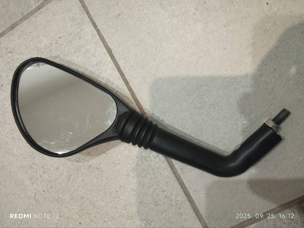 Robogó visszapillantó tükrök.