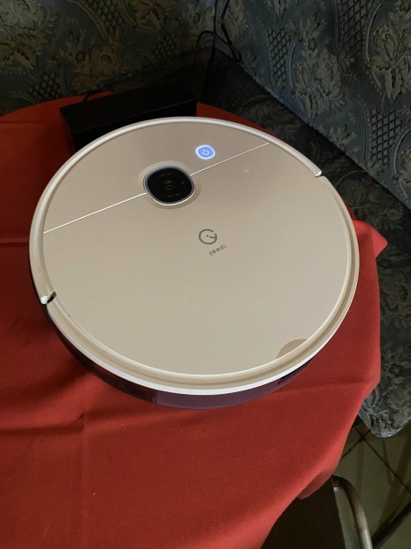 Robot porszivó yeedi eladó.ingyen futár.
