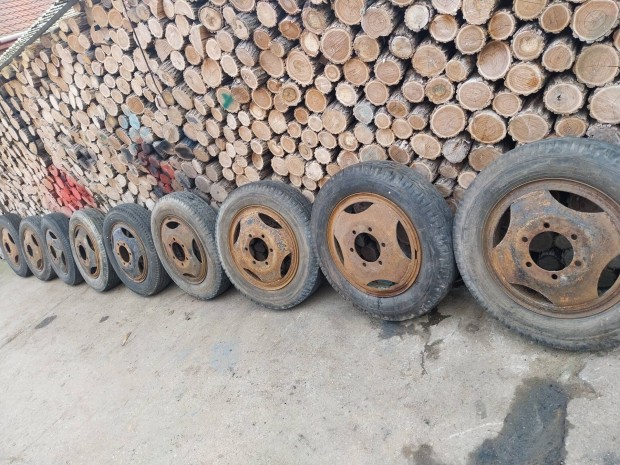 Robur 6.50x20 as kerekek,és 1db 7.50-20 kerék. mtz pótkocsi ra