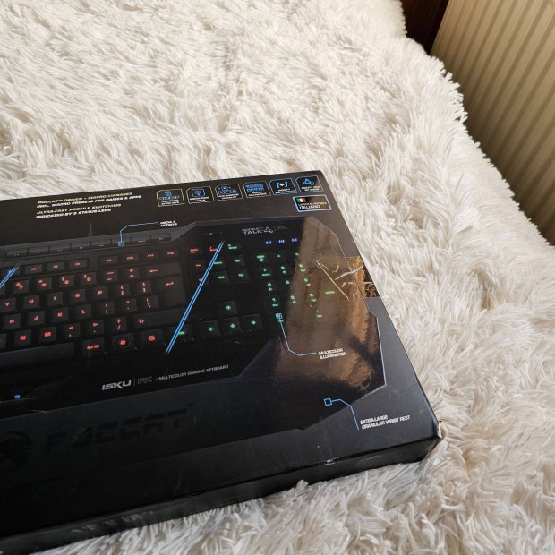 Roccat Isku FX UK gamer billentyűzet új dobozos olasz kiosztás