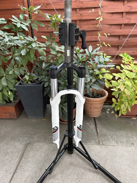 Rock Shox Tora SL 26" olajos teleszkp