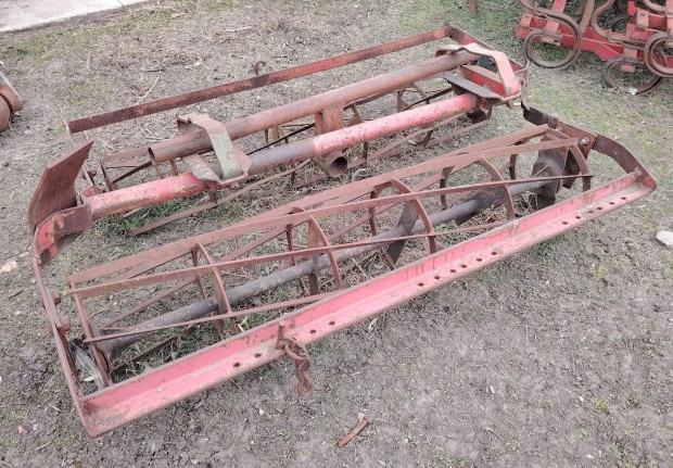 R�gt�r� henger kerettel �s r�gt�r� hengerek