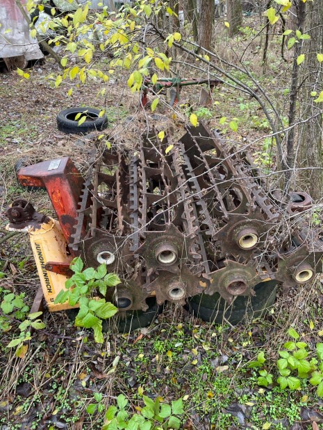 R�gt�r�k elad�k