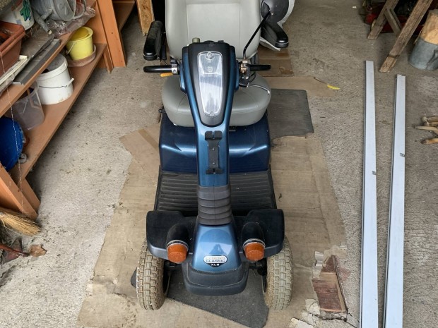 Rokkant kocsi Legend classic XL8