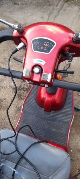 Rokkant moped 76 ezerért hagyatékból