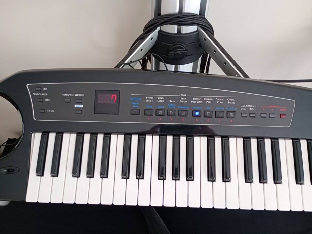 Roland AX Synth szintetizátor