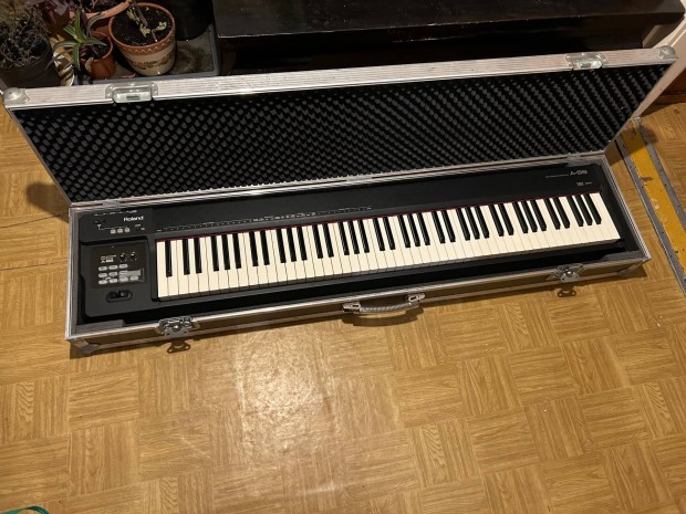 Roland A-88 MIDI mesterbillentyzet