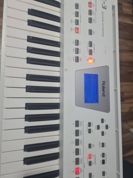 Roland BK3 Szinti