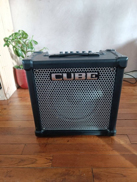 Roland Cube 40Gx erst kihasznlhatatlansg miatt elad