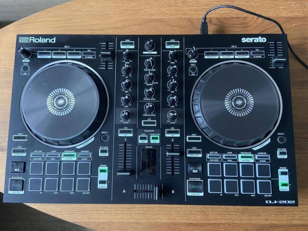 Roland DJ-202 DJ konzolok