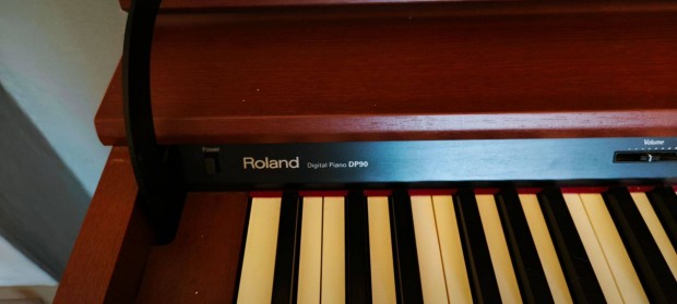 Roland DP90 elektromos zongora