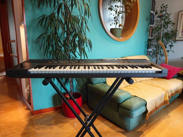 Roland E20 vintage intelligens szintetizátor hibátlan állapotban