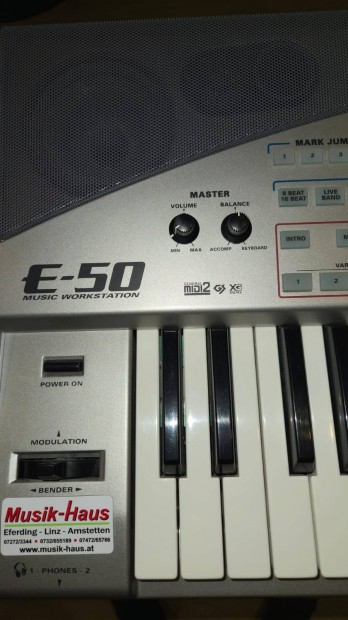 Roland E50 szintetiztor. 