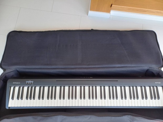Roland FP10 BK sznpadi zongora 1 v garancival