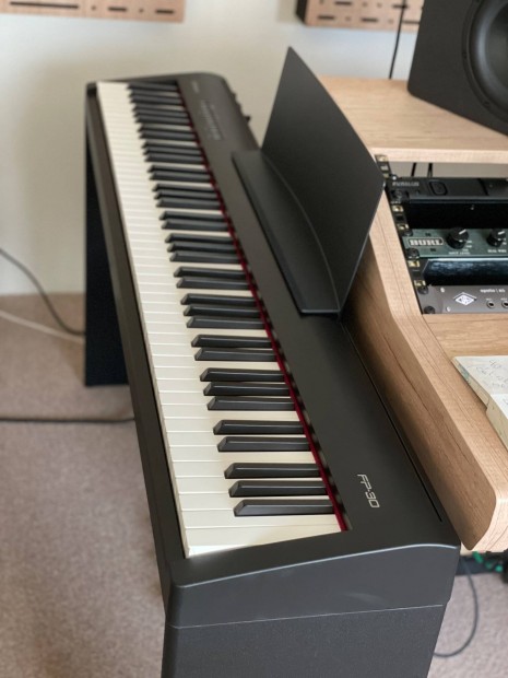 Roland FP30 digitlis zongora