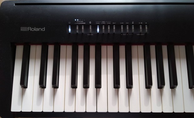 Roland FP-30 digitlis zongora