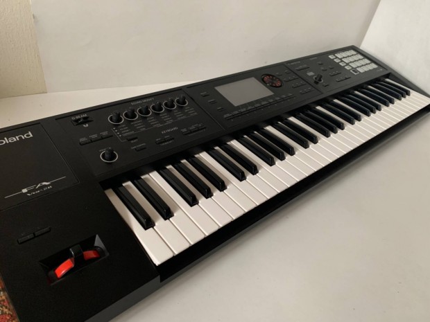 Roland Fa 06