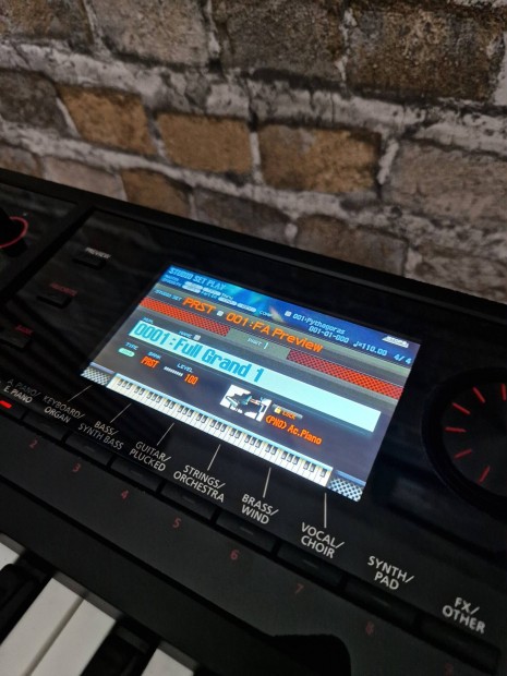 Roland Fantom Fa 07 szintetiztor Yamaha Korg