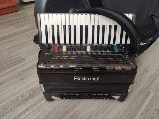 Roland Fr3s harmonika eladó